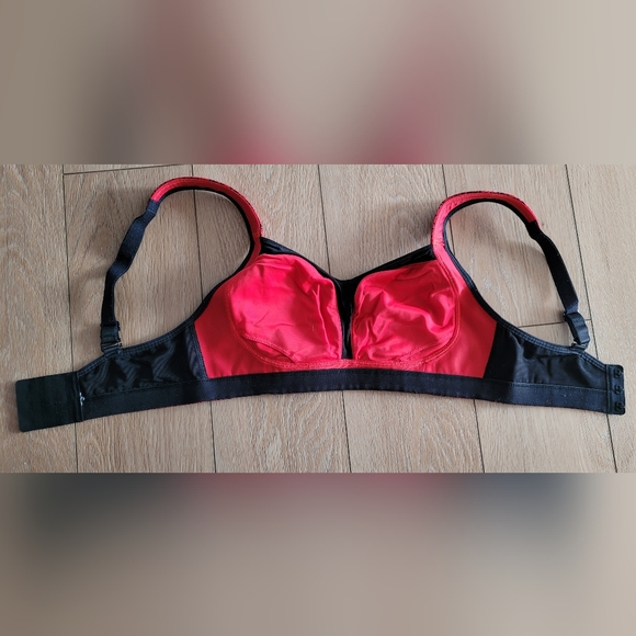 Lululemon tata tamers. Size 2 - Picture 4 of 8